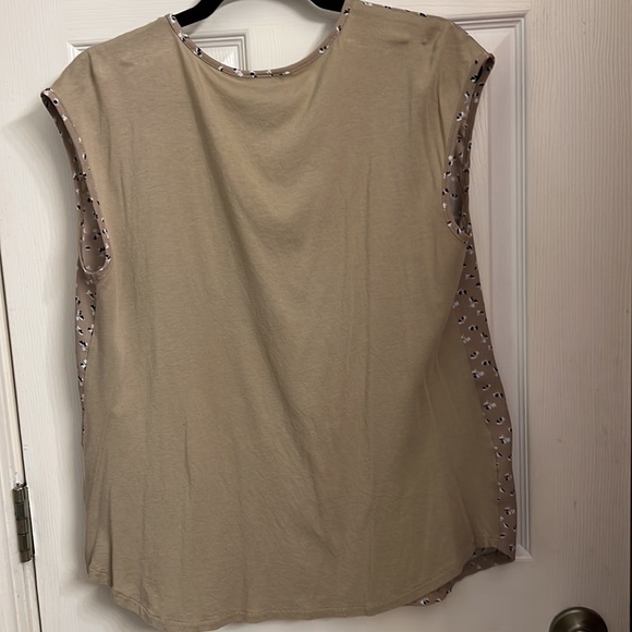 Ann Taylor large sleeveless top - Picture 3 of 6